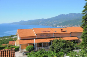  Hotel Villa Mira  Кастав